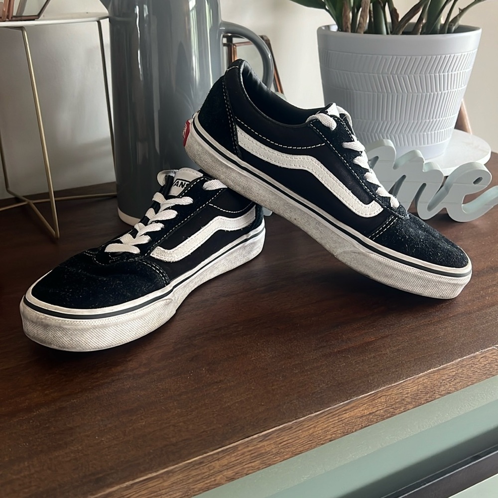 Black Vans